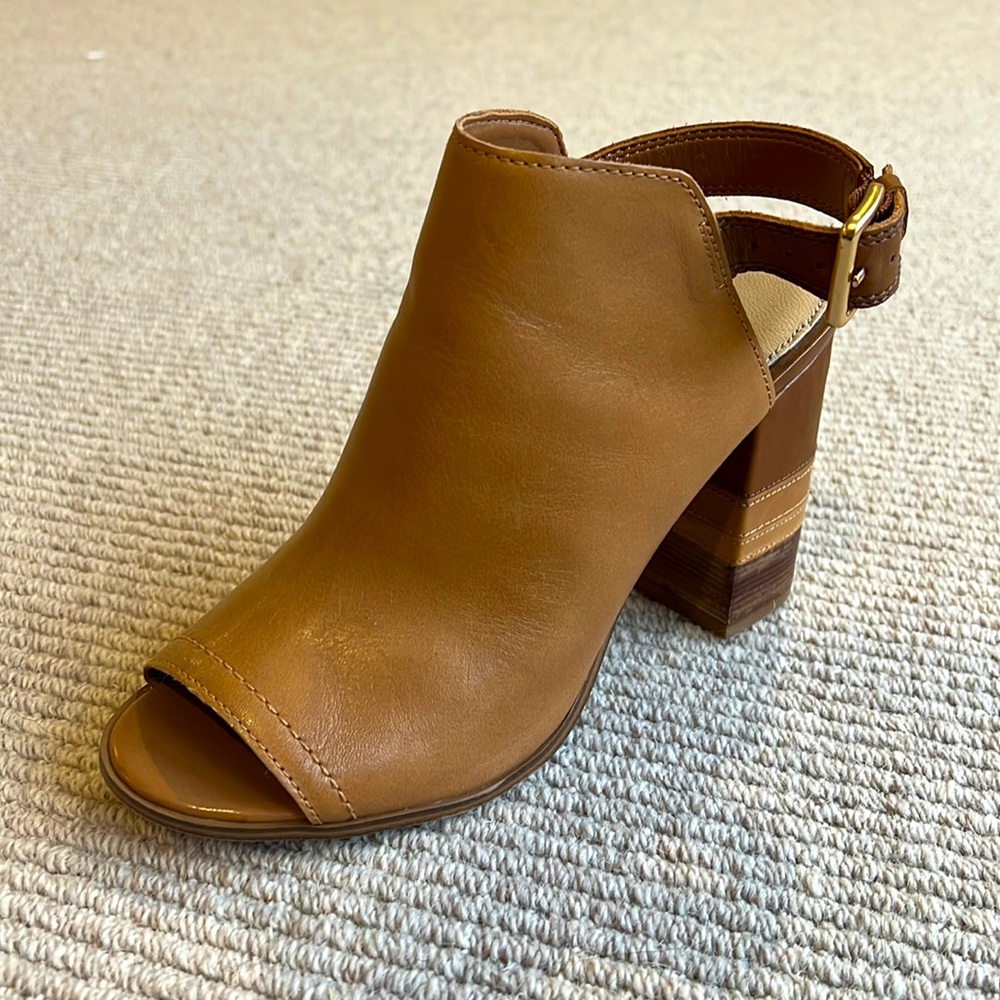 Aldo Cartiera leather peep toe